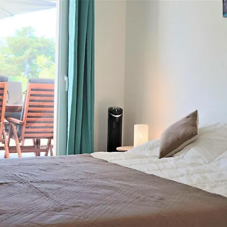 Les Salins- T3 - Terrasse Apartment